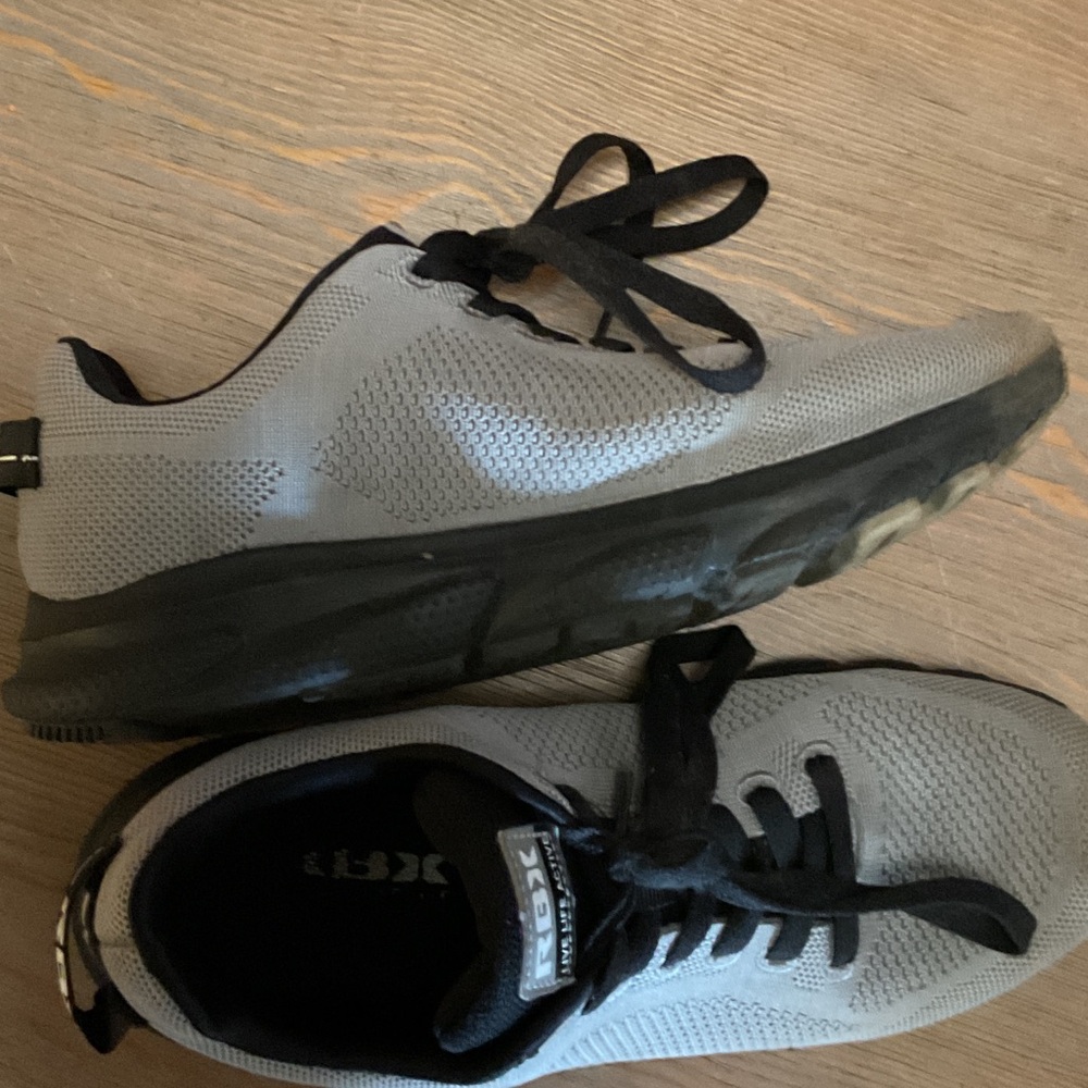 Reebok  Sneakers in Gray and Black